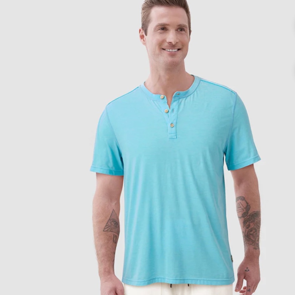 NWOT Surfside Supply Burnout Henley Sky Blue